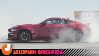 Here's How To Do A Burnout In A Shelby GT500